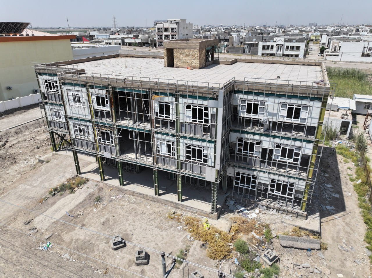 Read more about the article وزارة التخطيط تبحثُ ميدانياٌ أسباب تلكؤ مشروع إنشاء (9) مدارس بنظام الهياكل الحديدية في مُحافظة الانبار